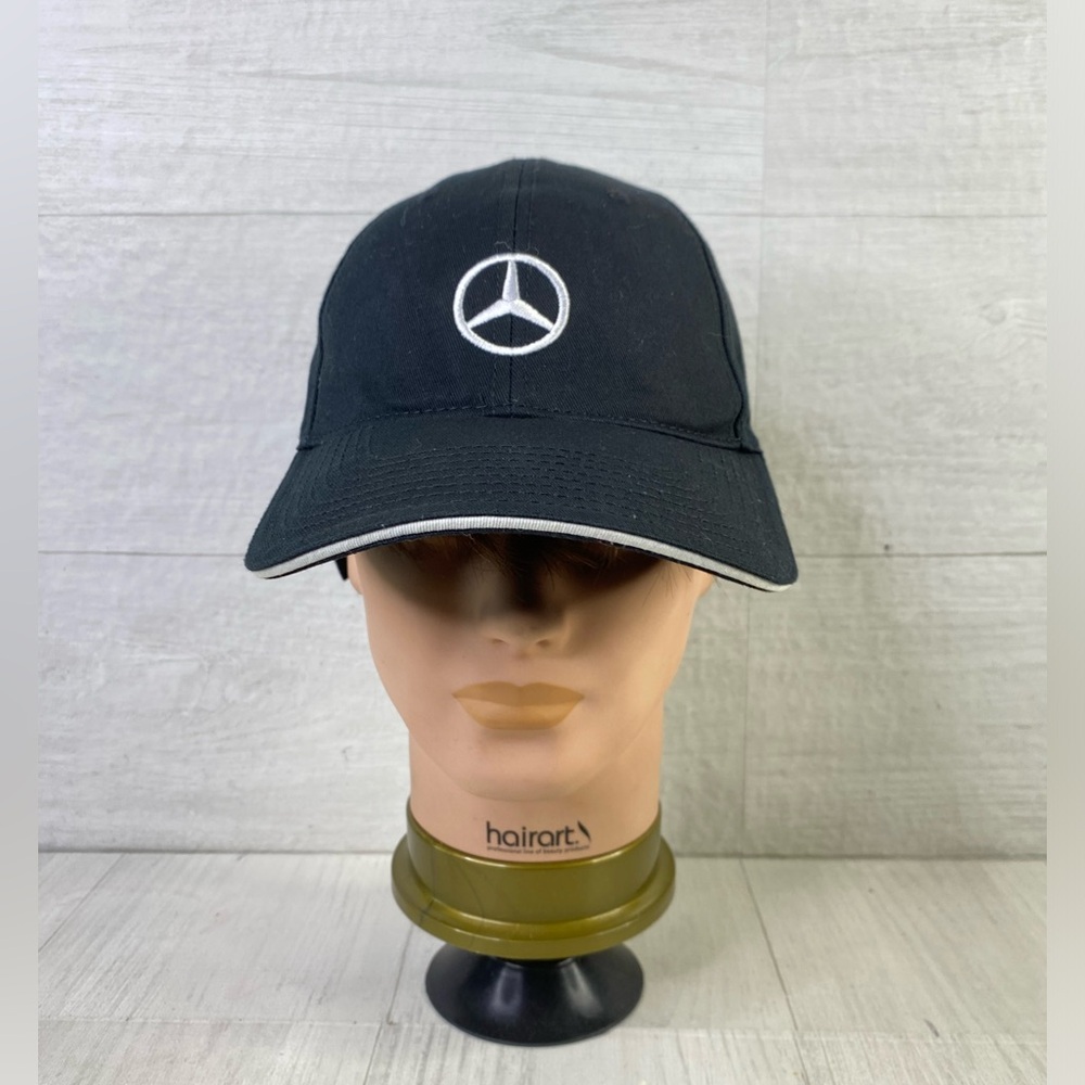 Mercedes Benz Hat